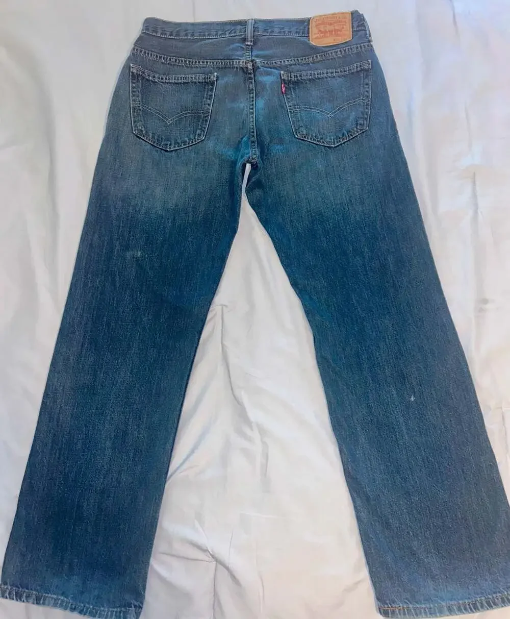 Levis levi 569